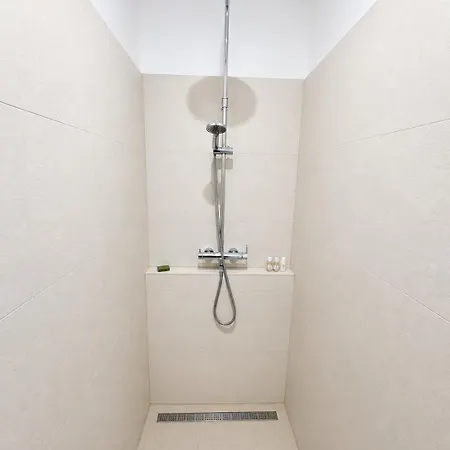 Le Clos Des Chartreux בית נופש *