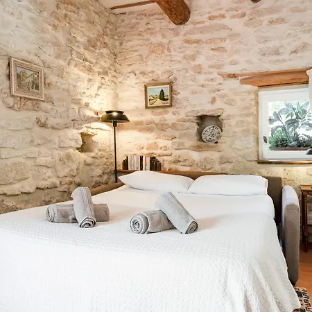 Le Clos Des Chartreux Hébergement de vacances Villeneuve-lès-Avignon