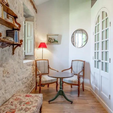 Le Clos Des Chartreux בית נופש *