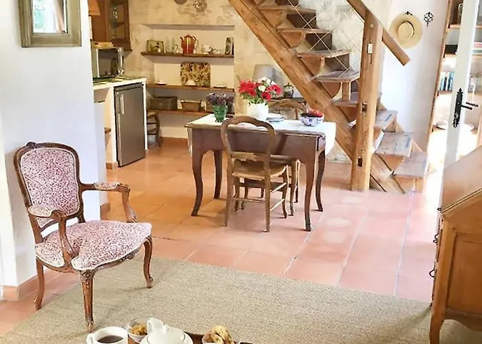 Le Clos Des Chartreux Дом отдыха Вильнёв-ле-Авиньон
