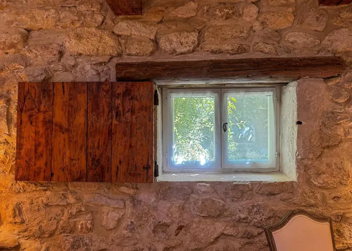 Дом отдыха Le Clos Des Chartreux *