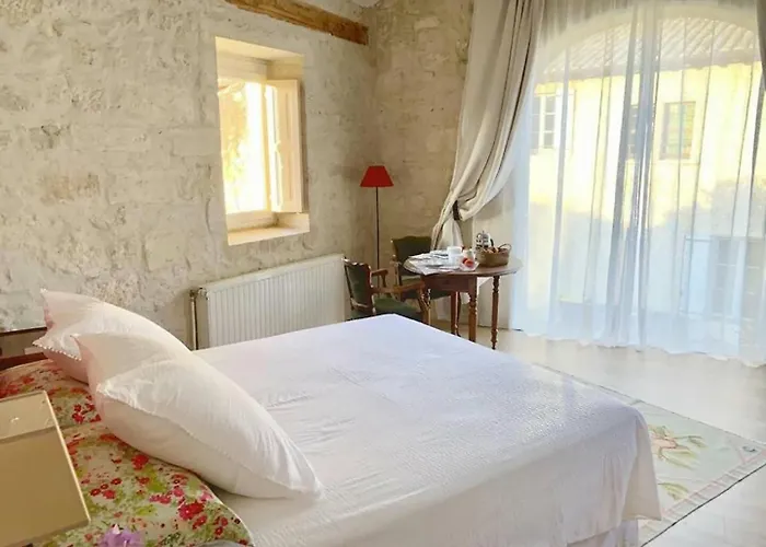Le Clos Des Chartreux Дом отдыха Вильнёв-ле-Авиньон
