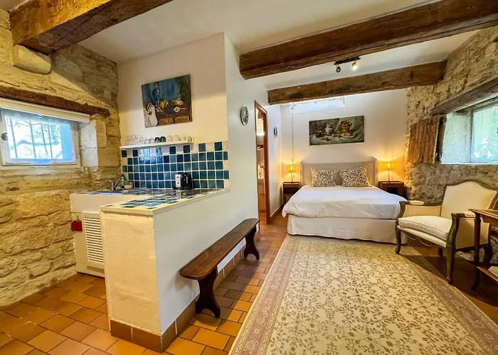 Дом отдыха Le Clos Des Chartreux *